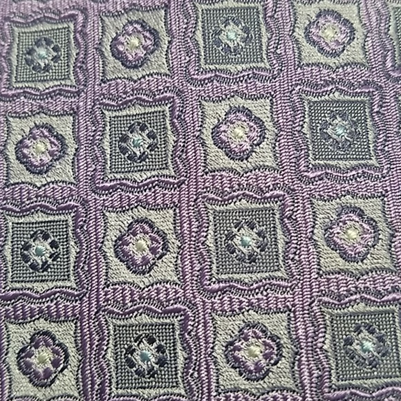 Purple patterned men's tie - Picture 2 of 2